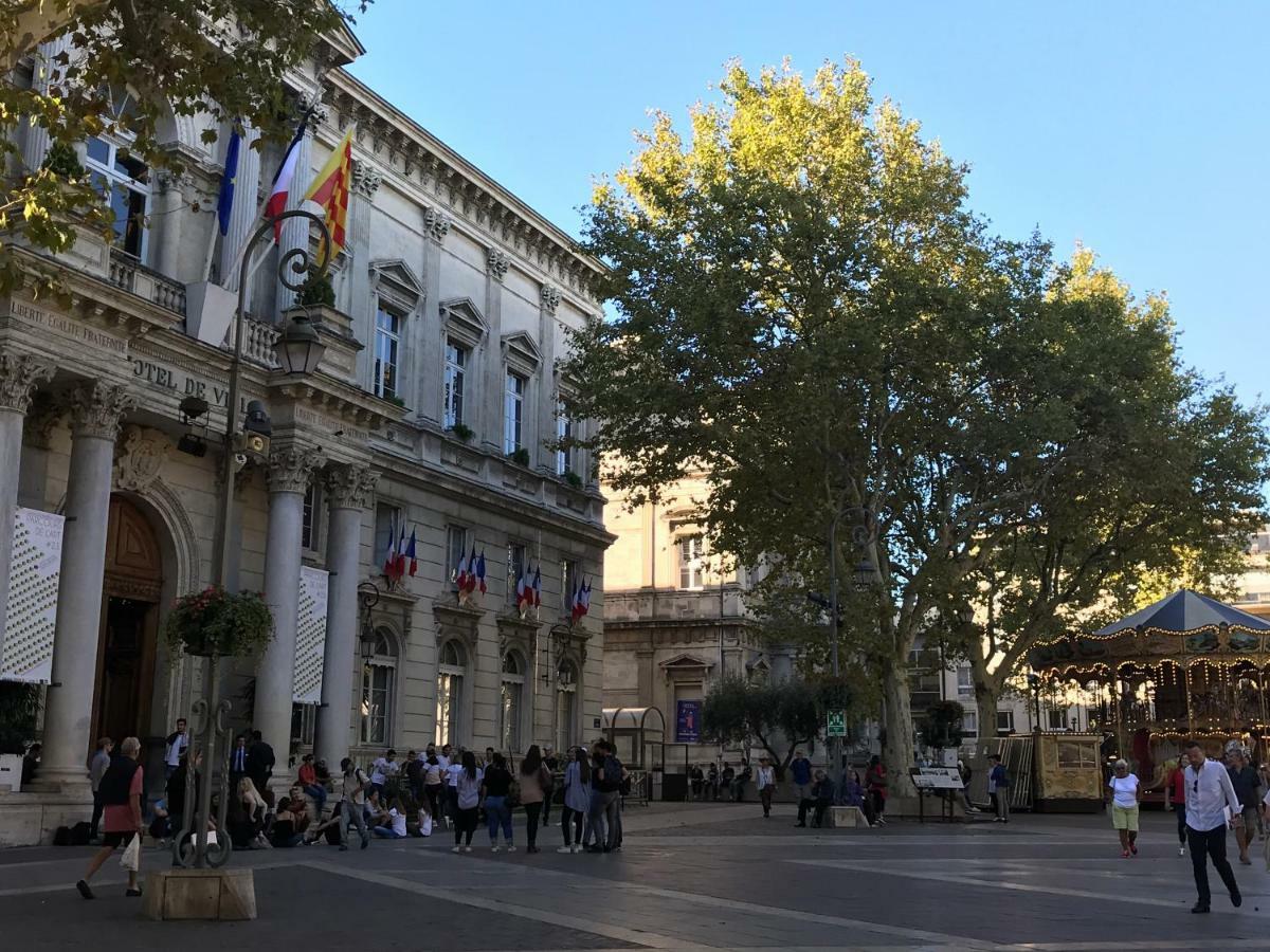 아비뇽 Les Coulisses De L'Horloge - Wifi - 50 M Palais Des Papes 아파트 외부 사진